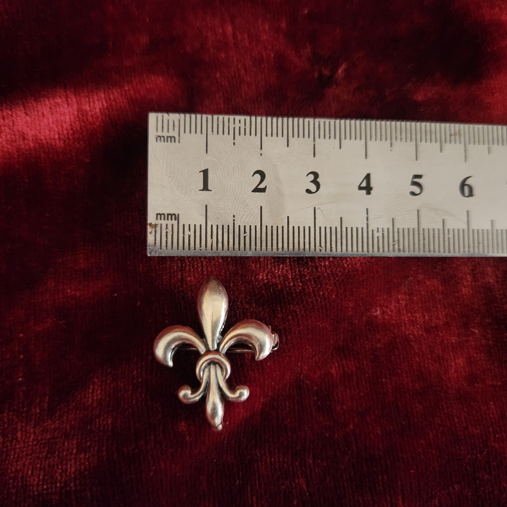 Sterling Silver Vintage Fleur de Lis Pin Clip - Picture 5 of 5